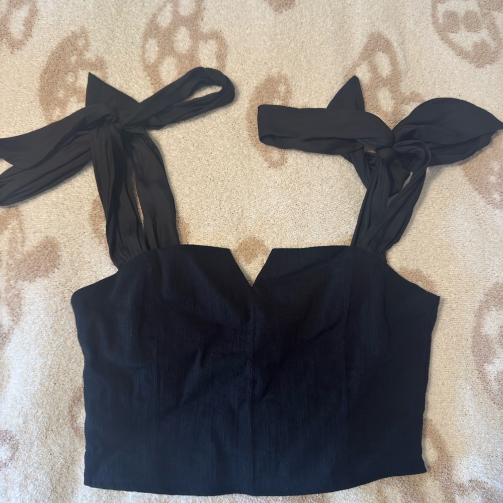 Chic Black Bow Strap Crop Top